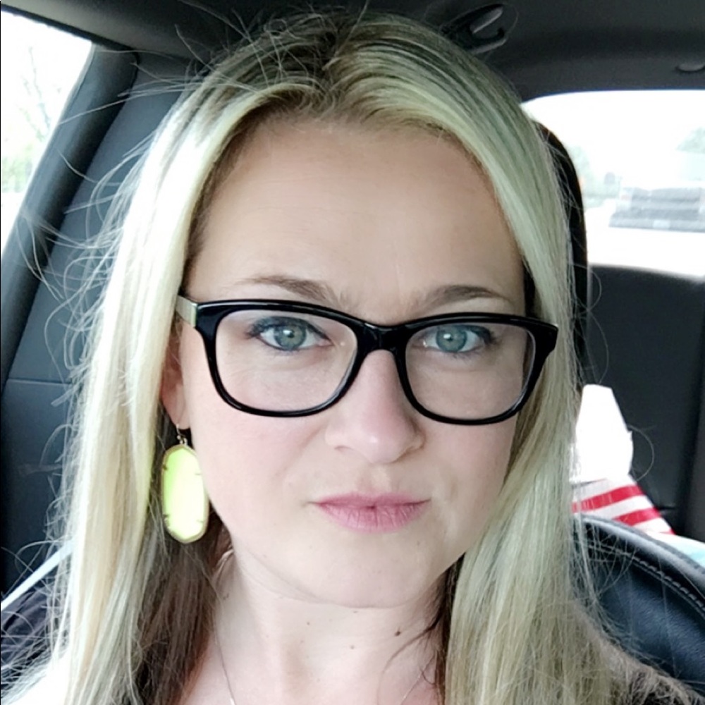Meet your Posher, Crystal